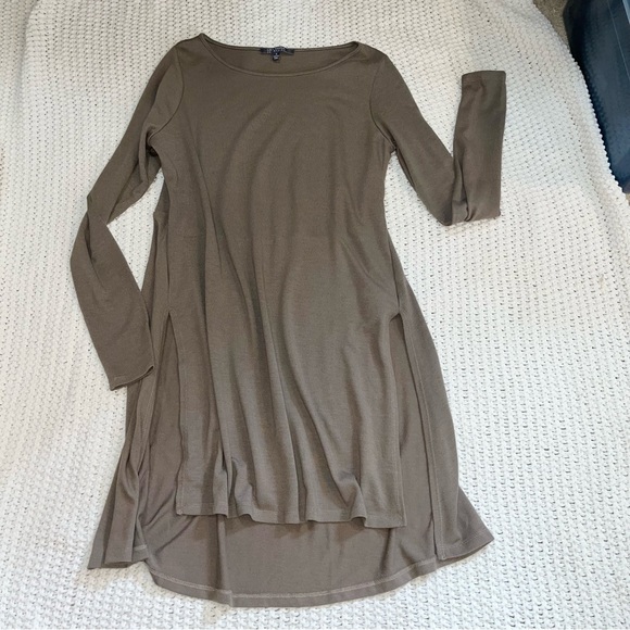Lisa Rinna long sleeve slit side top - Picture 2 of 7
